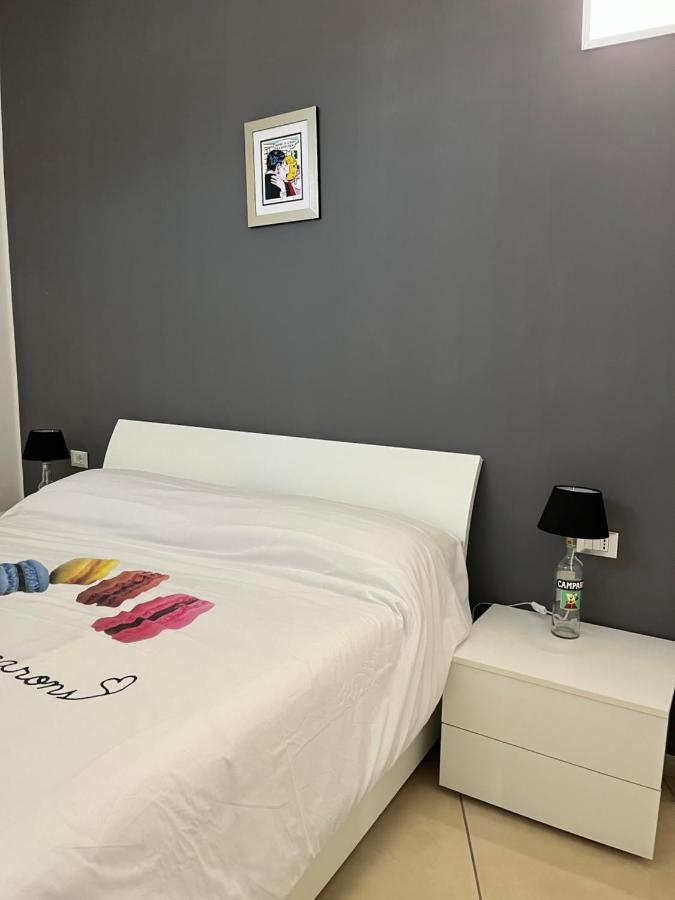 Apartamento Bilocale In Centro - 10Km Da Malpensa Gallarate Exterior foto