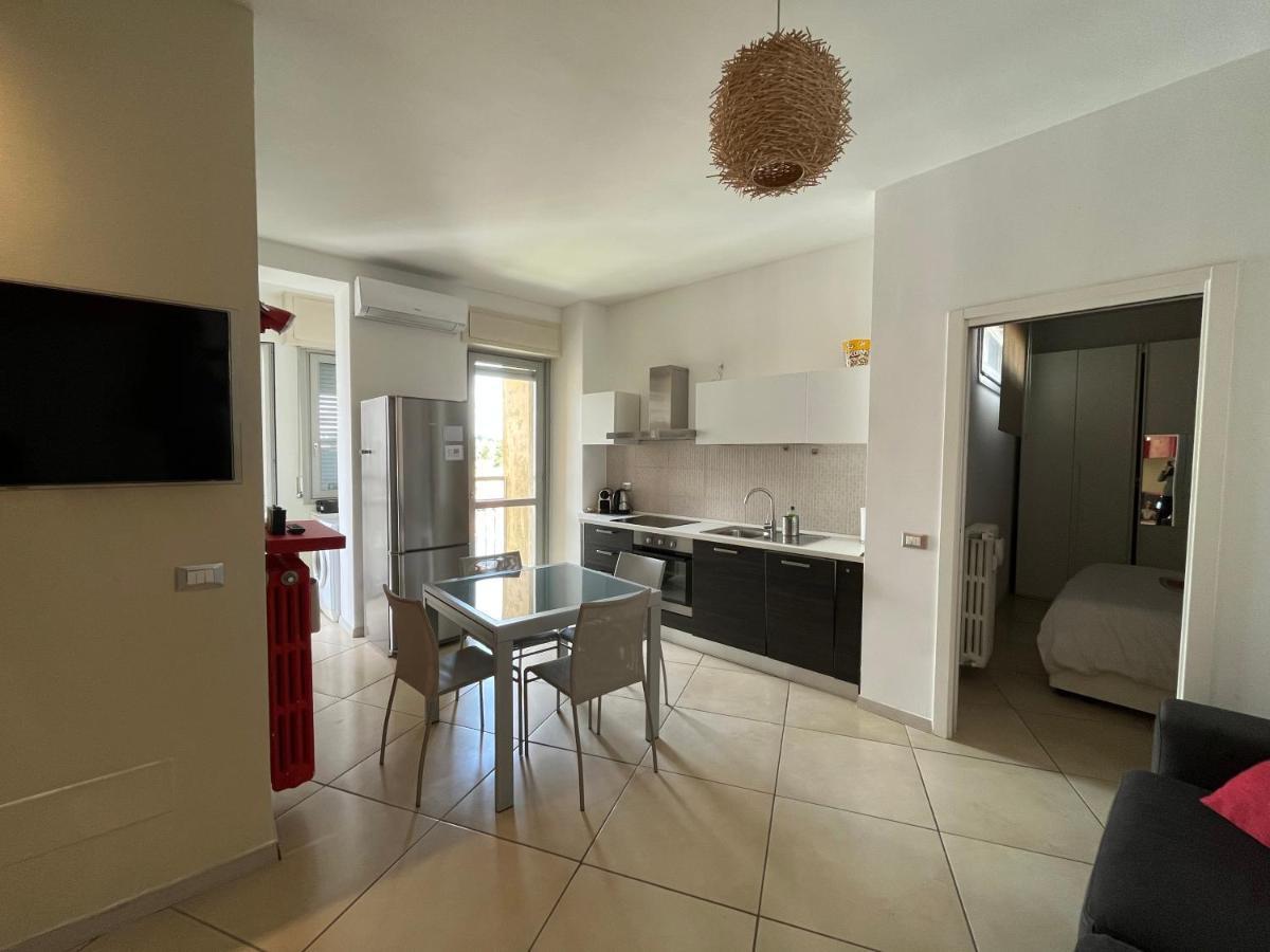 Apartamento Bilocale In Centro - 10Km Da Malpensa Gallarate Exterior foto