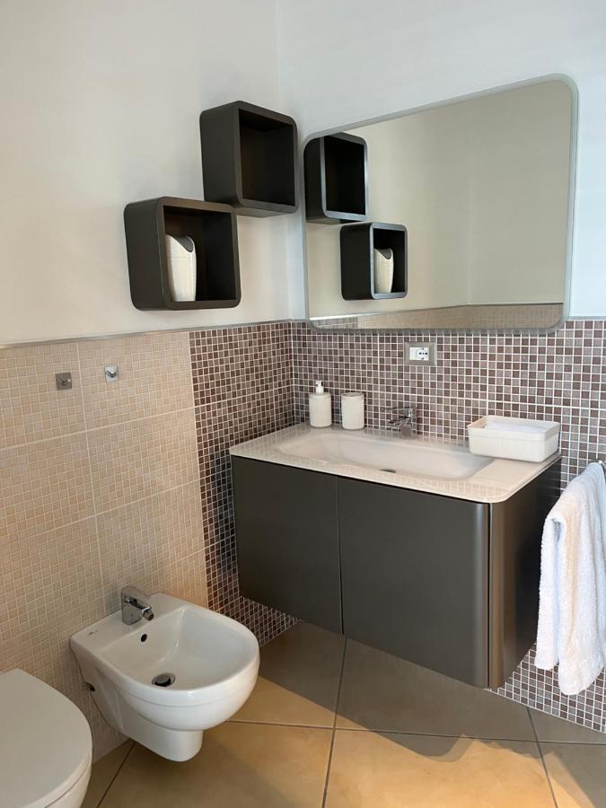 Apartamento Bilocale In Centro - 10Km Da Malpensa Gallarate Exterior foto